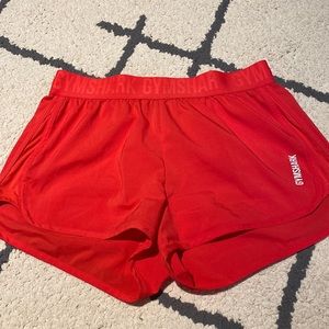 PINKY GYMSHARK LOOSE FIT SHORTS SIZE L